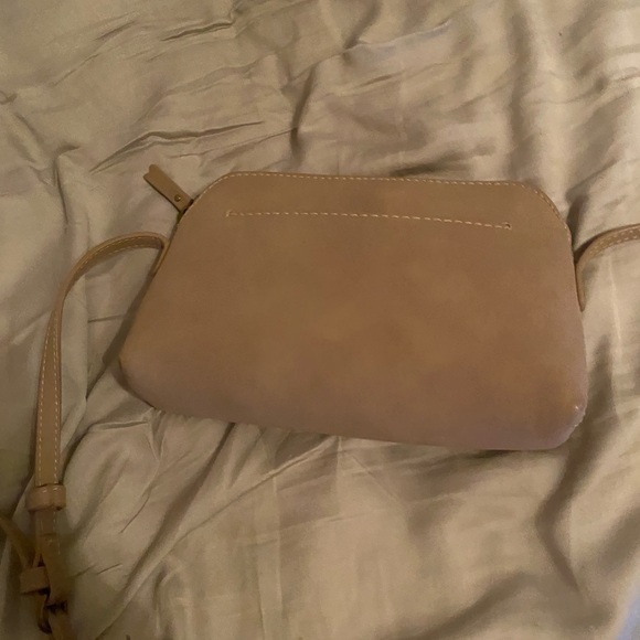 Target  adjustable strap purse beige in color - Picture 5 of 15